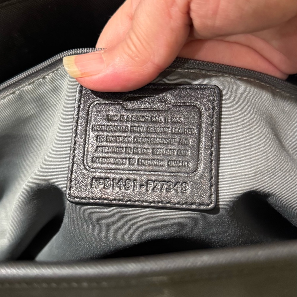 Coach Black Peyton Leather zip Top Tote! GUC!! - Picture 8 of 12